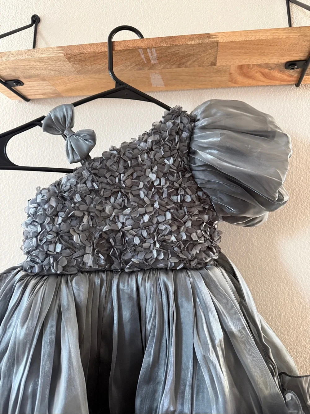 Girls Silver One-Shoulder Party Costume 👗